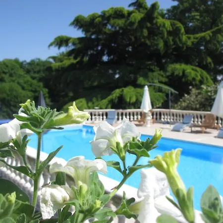 Le Manoir Bed & Breakfast